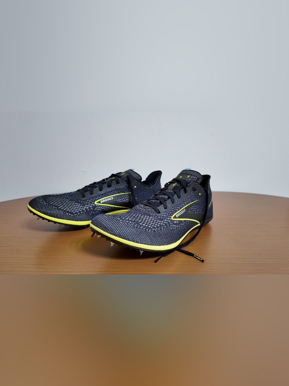 Brooks ELMN8 6 Track & Field Distance Spikes Men's USA 10 Black Nightlife Yellow